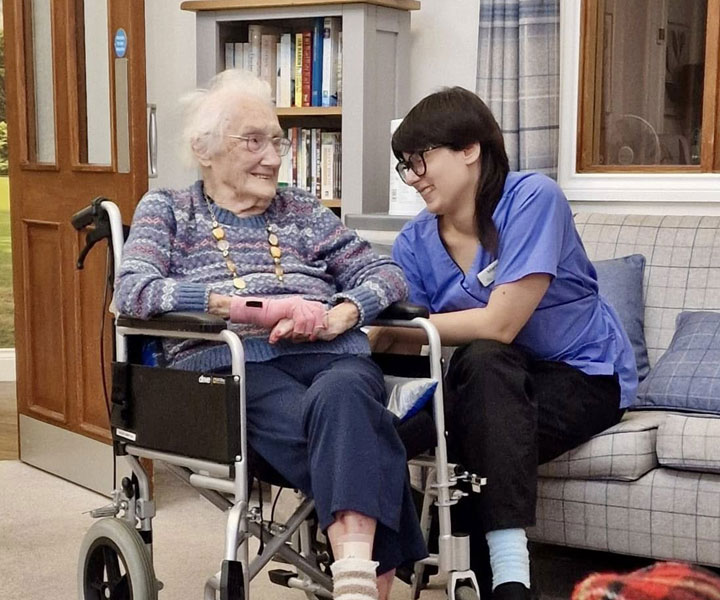 Dementia Care Transition Support - Buckinghamshire Care Home - Austenwood Care Home