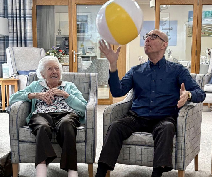 Specialist Dementia Care Support - Buckinghamshire Care Home - Austenwood Care Home