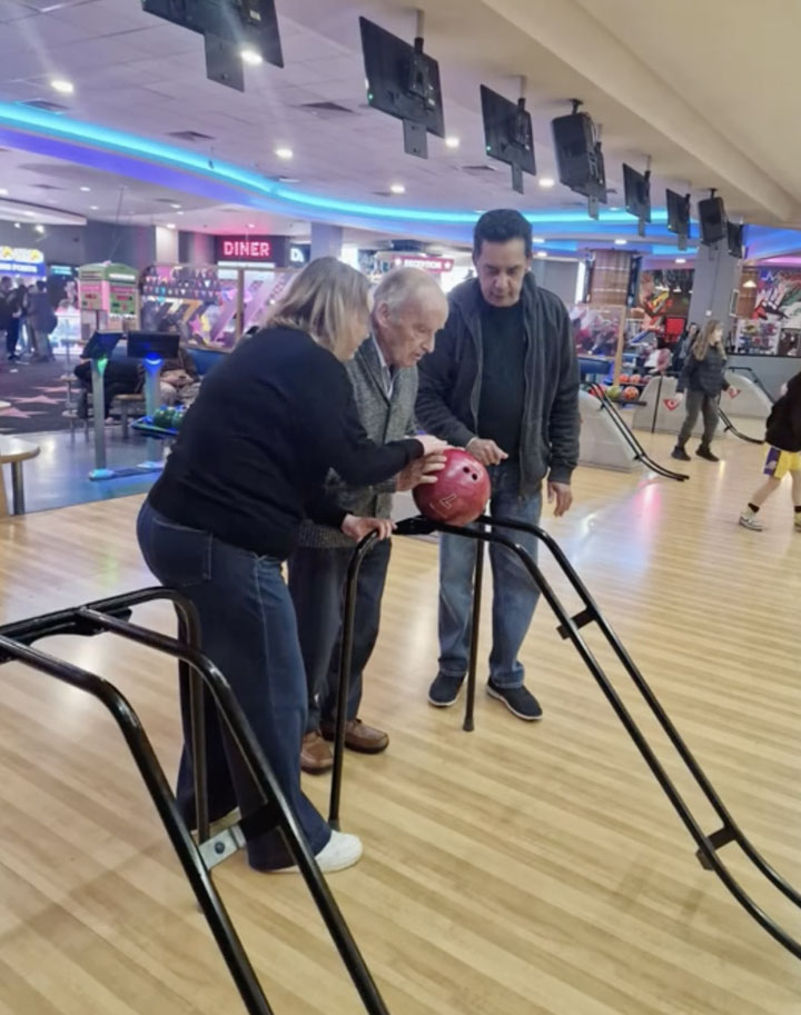 Austenwood Residents Hit The Lanes At Hollywood Bowl