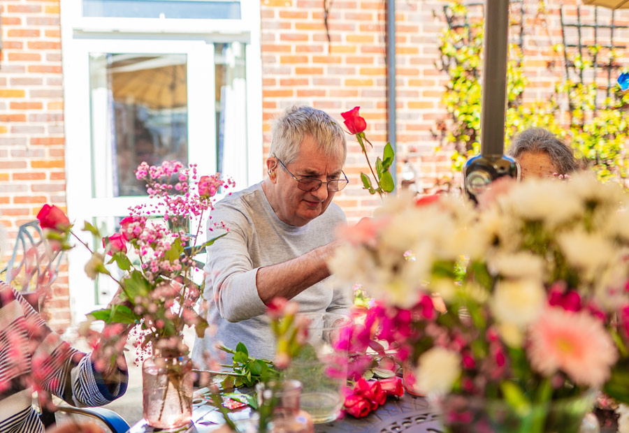 Best Care Home In Buckinghamshire - Flower Arranging