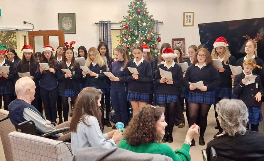 Festive Visits At Austenwood Care Home