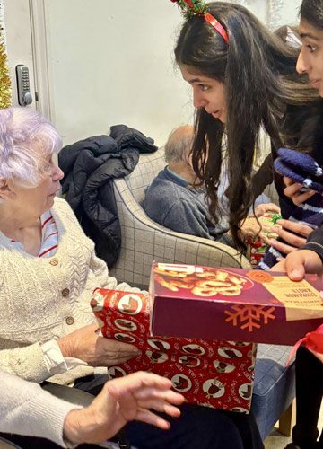 Festive Visits At Austenwood Care Home